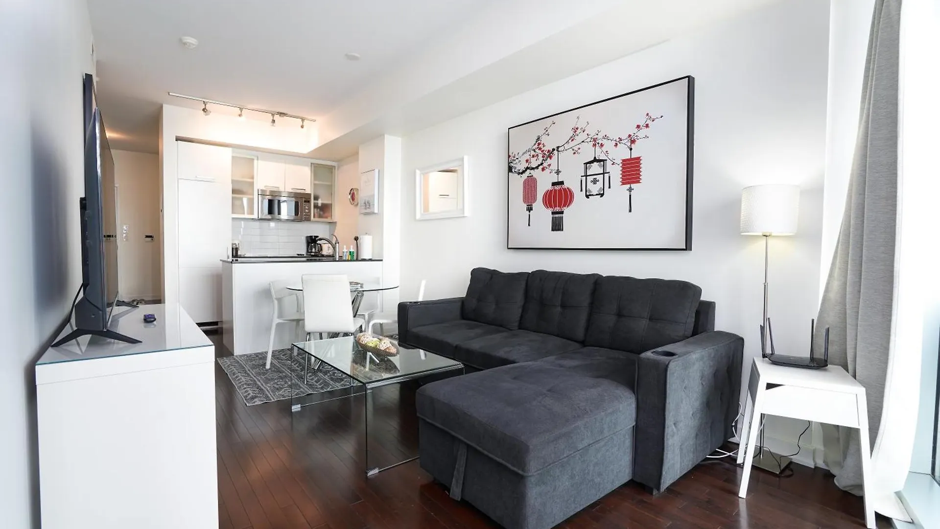 Apartment Downtown Toronto Condo 2 Bedrooms With Parking Near Rogers Center
