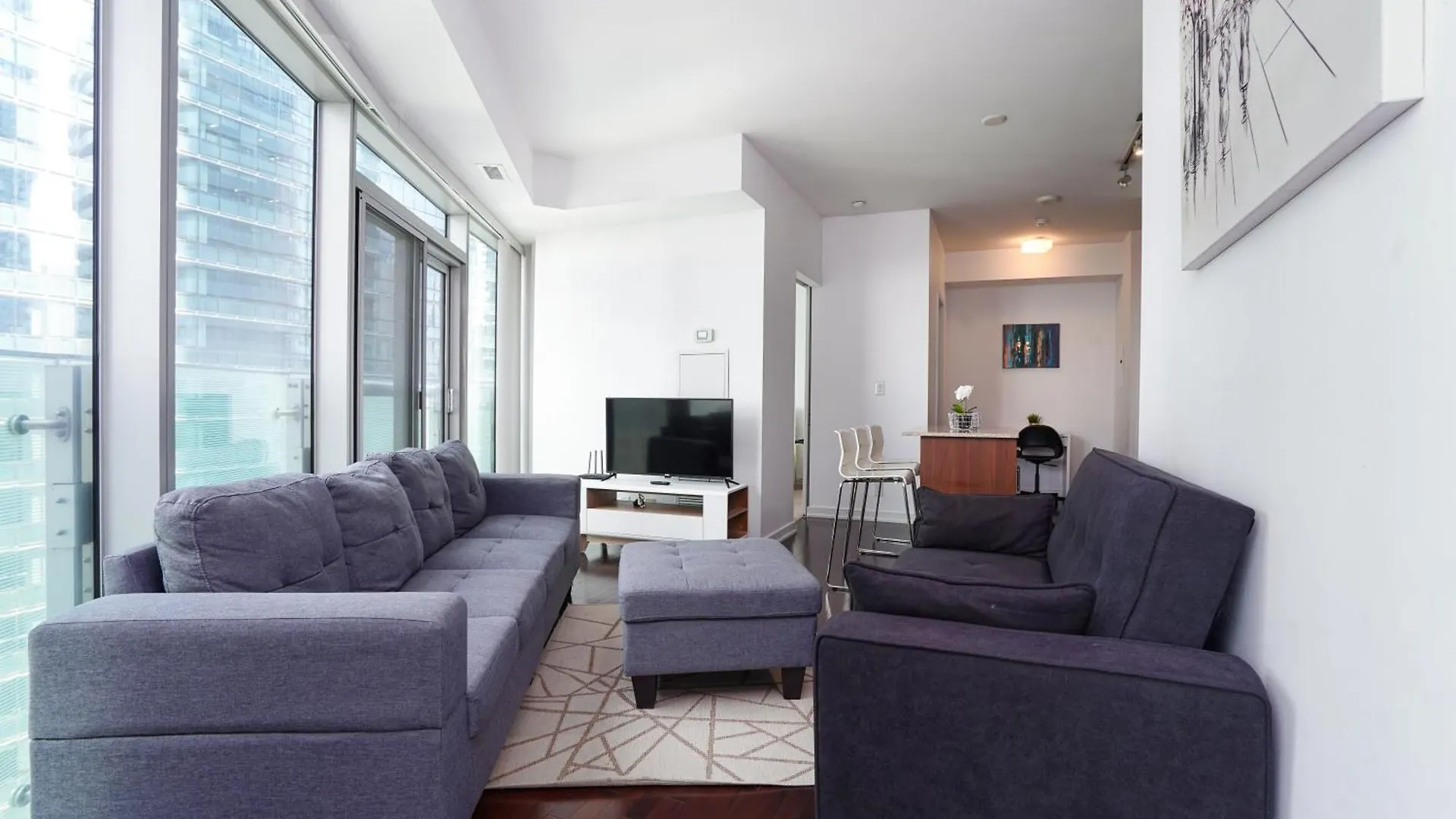 Downtown Toronto Condo 2 Bedrooms With Parking Near Rogers Center Canada